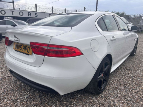 Jaguar XE R-SPORT 3