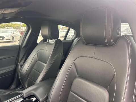 Jaguar XE R-SPORT 26