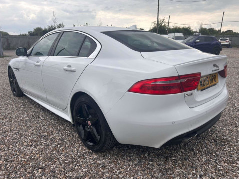 Jaguar XE R-SPORT 5