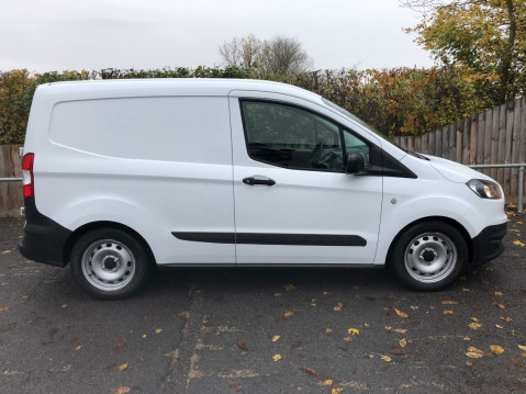 Ford Transit Courier BASE TDCI 11