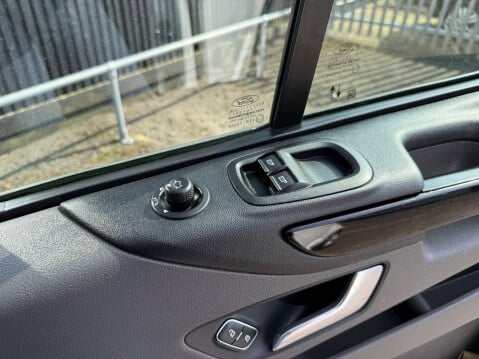 Ford Transit Custom 300 LIMITED P/V ECOBLUE 32