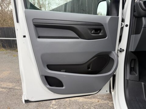 Vauxhall Vivaro L2H1 2900 SPORTIVE S/S 15