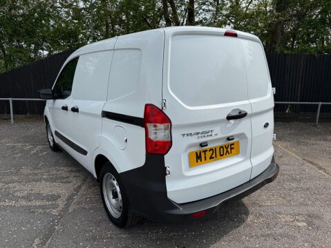Ford Transit Courier BASE 7