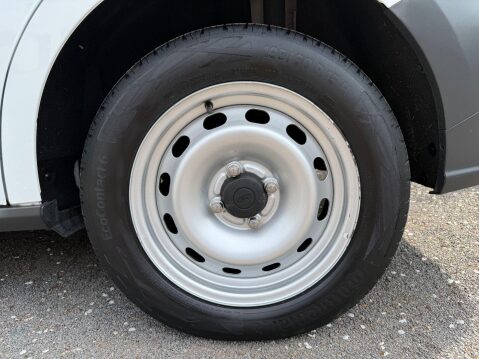 Ford Transit Courier BASE 15