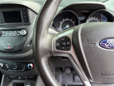 Ford Transit Courier BASE 23