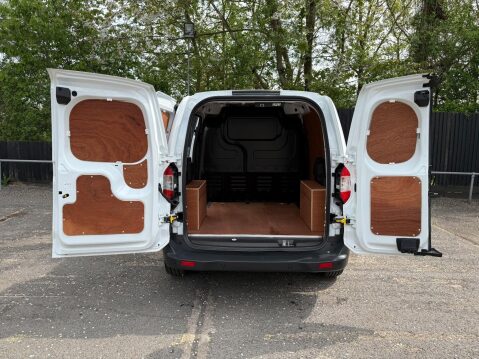 Ford Transit Courier BASE 33