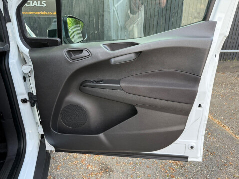 Ford Transit Courier BASE TDCI 18