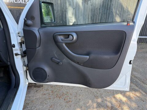 Vauxhall Combo 2000 CDTI 11