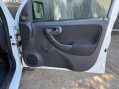 Vauxhall Combo 2000 CDTI 11