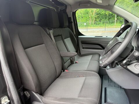 Vauxhall Vivaro L1H1 F2700 SPORTIVE S/S 17