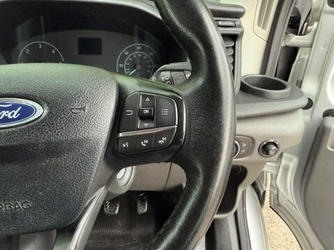 Ford Transit 350 TREND DCIV ECOBLUE 26