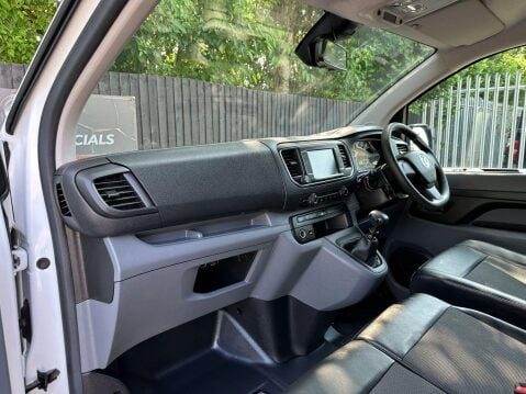 Vauxhall Vivaro L2H1 2900 SPORTIVE S/S 13