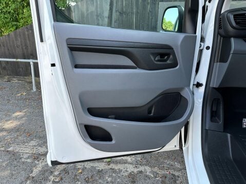 Vauxhall Vivaro L2H1 2900 SPORTIVE S/S 15
