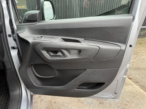 Vauxhall Combo L1H1 2300 SPORTIVE S/S 11