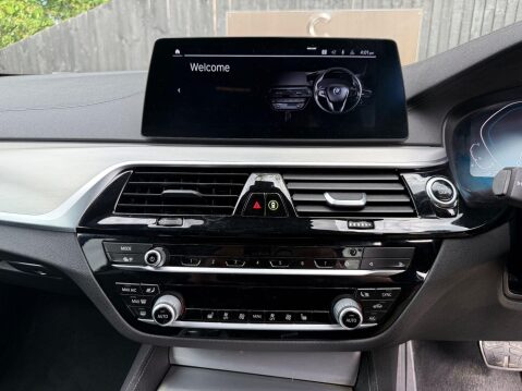 BMW 5 Series 530E M SPORT 33