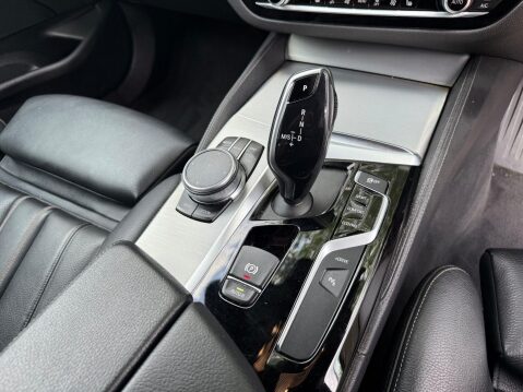 BMW 5 Series 530E M SPORT 34