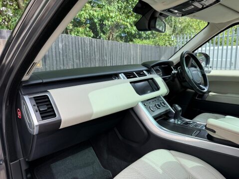 Land Rover Range Rover Sport SDV6 HSE DYNAMIC 19