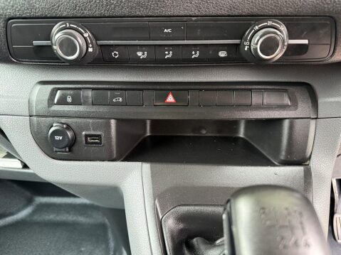 Vauxhall Vivaro L2H1 2900 SPORTIVE S/S 17