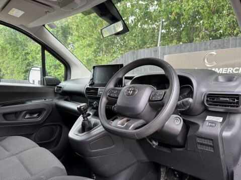 Toyota Proace City L2 ICON 16