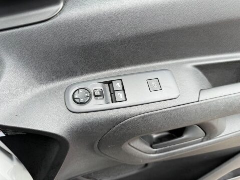 Toyota Proace City L2 ICON 25