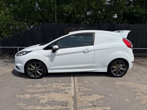 Ford Fiesta BASE TDCI 5
