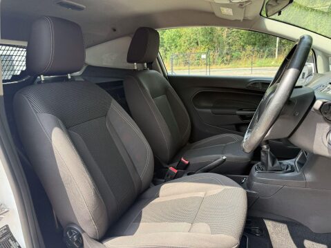 Ford Fiesta BASE TDCI 17