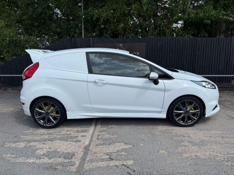 Ford Fiesta BASE TDCI 11