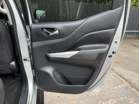 Nissan Navara DCI TEKNA 4X4 SHR DCB 24