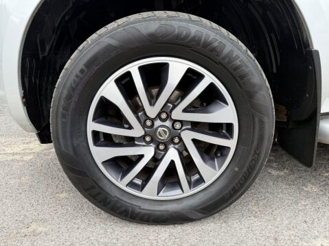 Nissan Navara DCI TEKNA 4X4 SHR DCB 15