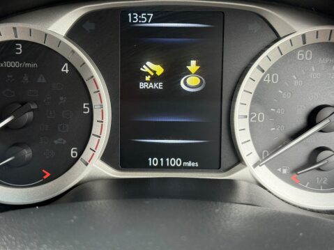 Nissan Navara DCI TEKNA 4X4 SHR DCB 35