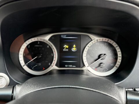 Nissan Navara DCI TEKNA 4X4 SHR DCB 34