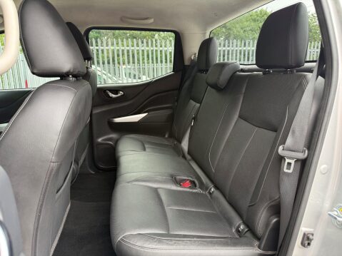 Nissan Navara DCI TEKNA 4X4 SHR DCB 25