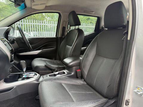 Nissan Navara DCI TEKNA 4X4 SHR DCB 20