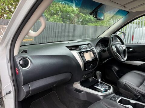 Nissan Navara DCI TEKNA 4X4 SHR DCB 19