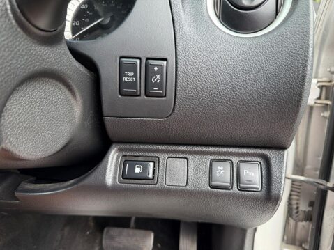 Nissan Navara DCI TEKNA 4X4 SHR DCB 40