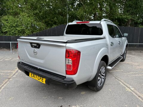 Nissan Navara DCI TEKNA 4X4 SHR DCB 10