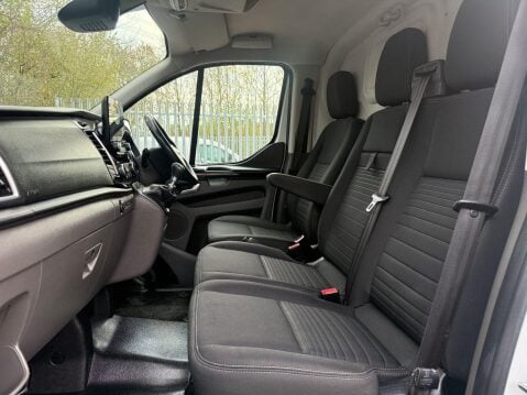 Ford Transit Custom 300 LIMITED P/V L2 H1 23