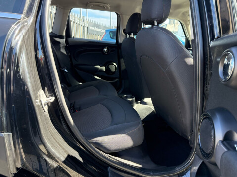 Mini Hatch COOPER D 10
