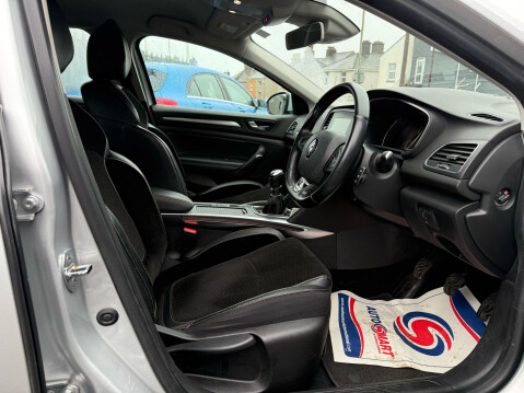 Renault Megane DYNAMIQUE NAV DCI 8