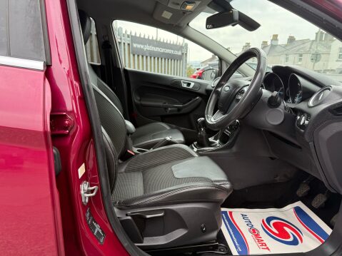 Ford Fiesta TITANIUM X 6
