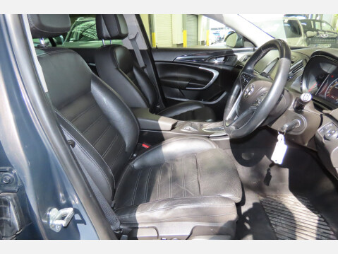 Vauxhall Insignia Country Tourer NAV BI-TURBO 10