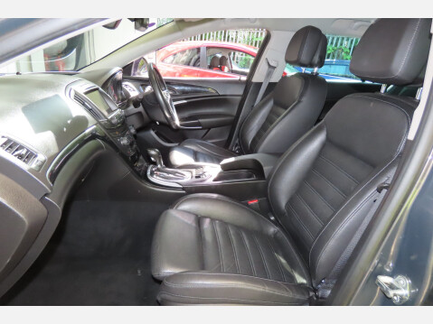 Vauxhall Insignia Country Tourer NAV BI-TURBO 11