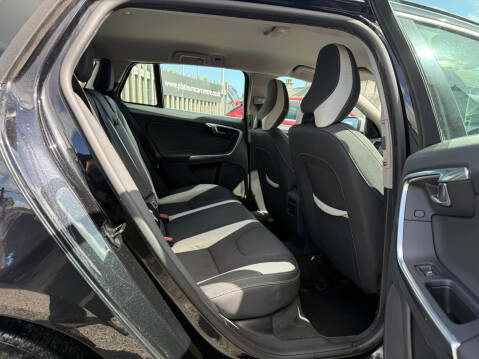 Volvo V60 DRIVE R-DESIGN S/S 10