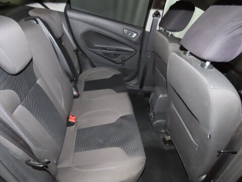 Ford Fiesta TITANIUM 8