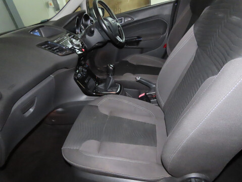 Ford Fiesta TITANIUM 11
