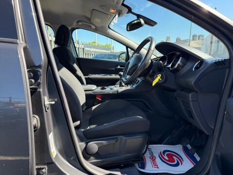 Peugeot 3008 HDI ACTIVE 7