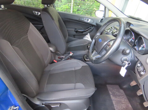 Ford Fiesta TITANIUM 10