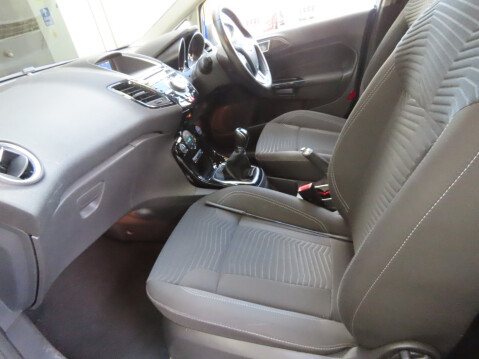 Ford Fiesta TITANIUM 11