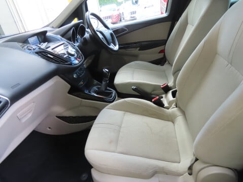 Ford B-Max TITANIUM 11