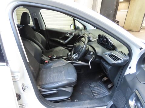 Peugeot 2008 E-HDI ALLURE 10